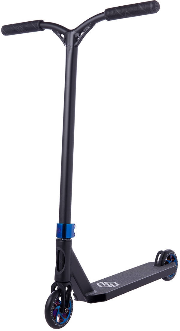 Freestyle koloběžka Striker Lux Blue Chrome